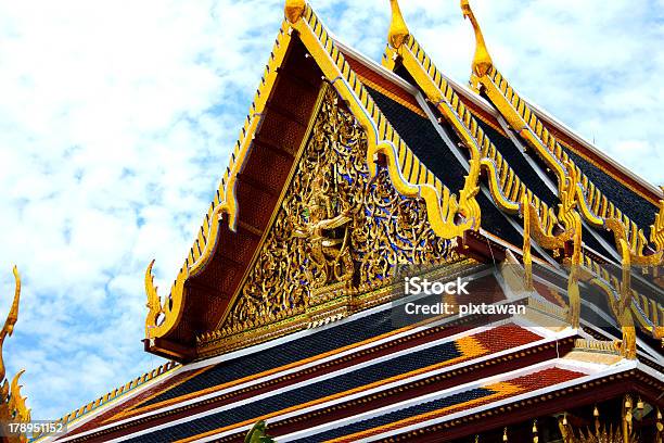 Świątynia Wat Phra Kaew - zdjęcia stockowe i więcej obrazów Akcesoria religijne - Akcesoria religijne, Architektura, Azja