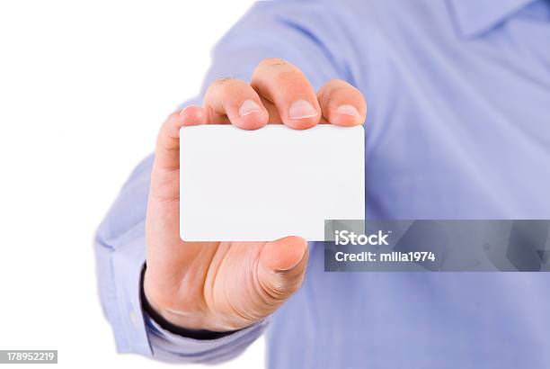 Foto de Homem De Negócios Mostrando Um Cartão Em Branco e mais fotos de stock de Adulto - Adulto, Agente publicitário, Autoconfiança