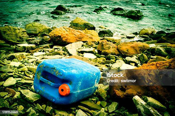 Gefährliche Abfälle Stockfoto und mehr Bilder von Ausrüstung und Geräte - Ausrüstung und Geräte, Behälter, Blau