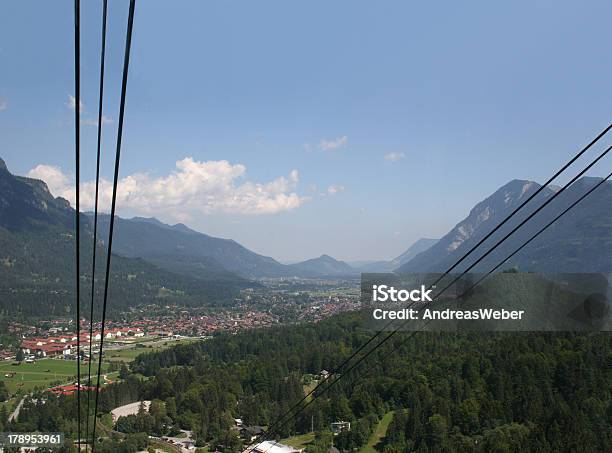 Garmischpartenkirchen Von Alpspitzseilbahn - zdjęcia stockowe i więcej obrazów Alpy - Alpy, Alpy Bawarskie, Bawaria