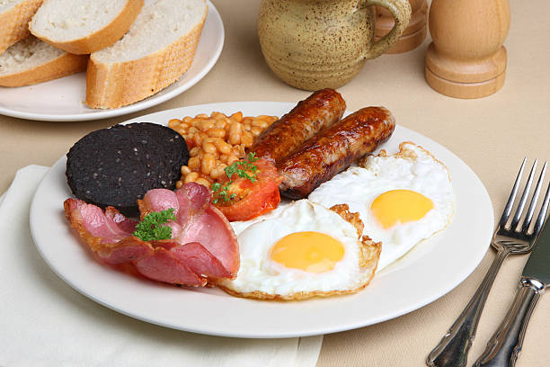 istock Full English breakfast featuring eggs and sausage 178955954