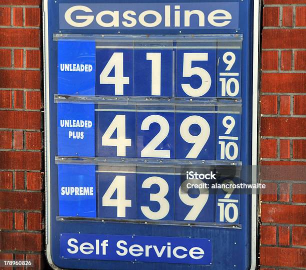 Prezzi Della Benzina - Fotografie stock e altre immagini di Prezzo della benzina - Prezzo della benzina, Segnale, Automobile