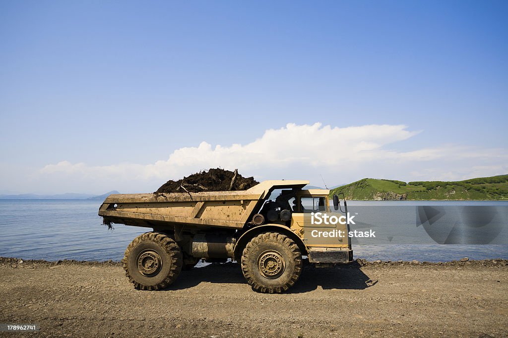 Autocarro ribaltabile - Foto stock royalty-free di Arrangiare