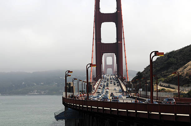 ruch na most golden gate - marin tower zdjęcia i obrazy z banku zdjęć