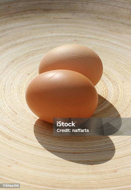Zwei Eier Stockfoto und mehr Bilder von Backen - Backen, Biegung, Braun