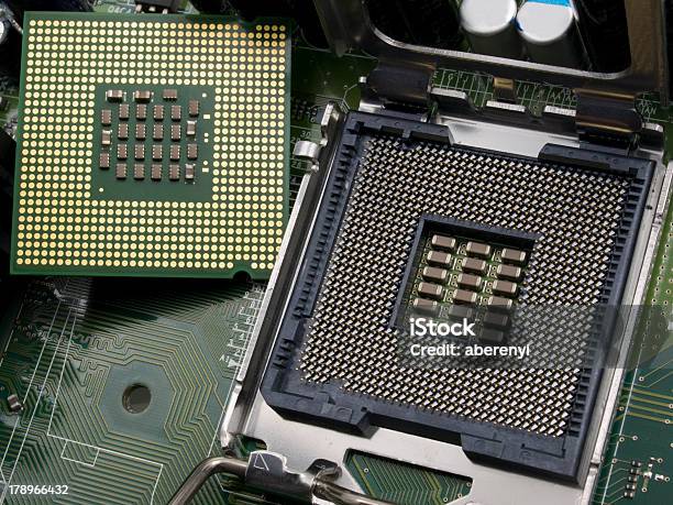 Computer Cpu E Della Scheda Madre - Fotografie stock e altre immagini di Attrezzatura informatica - Attrezzatura informatica, Caratteri digitali, Chip del computer