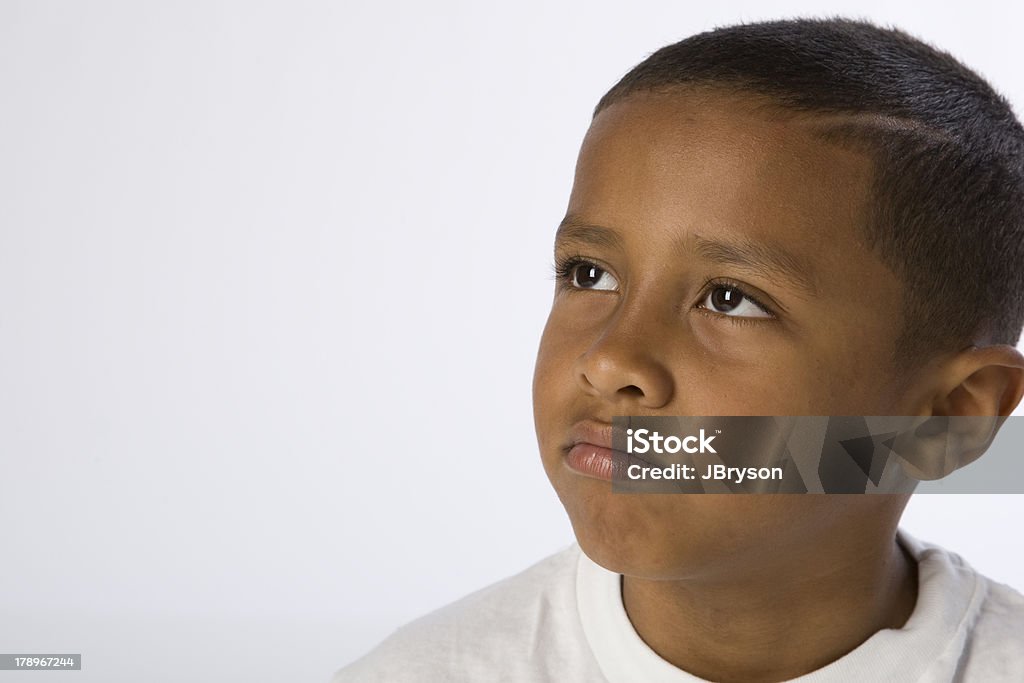 Pensando menino de etnia mista - Foto de stock de 6-7 Anos royalty-free