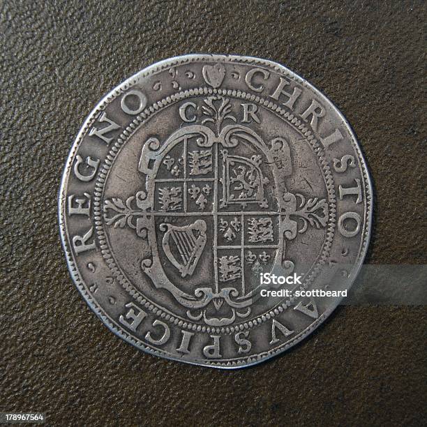 Croce Con Corona Di King Charles I Inverso - Fotografie stock e altre immagini di Moneta britannica - Moneta britannica, Vecchio, Affari