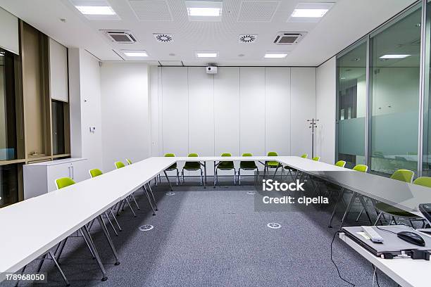 Sala De Conferência - Fotografias de stock e mais imagens de Apresentação - Discurso - Apresentação - Discurso, Arquitetura, Branco