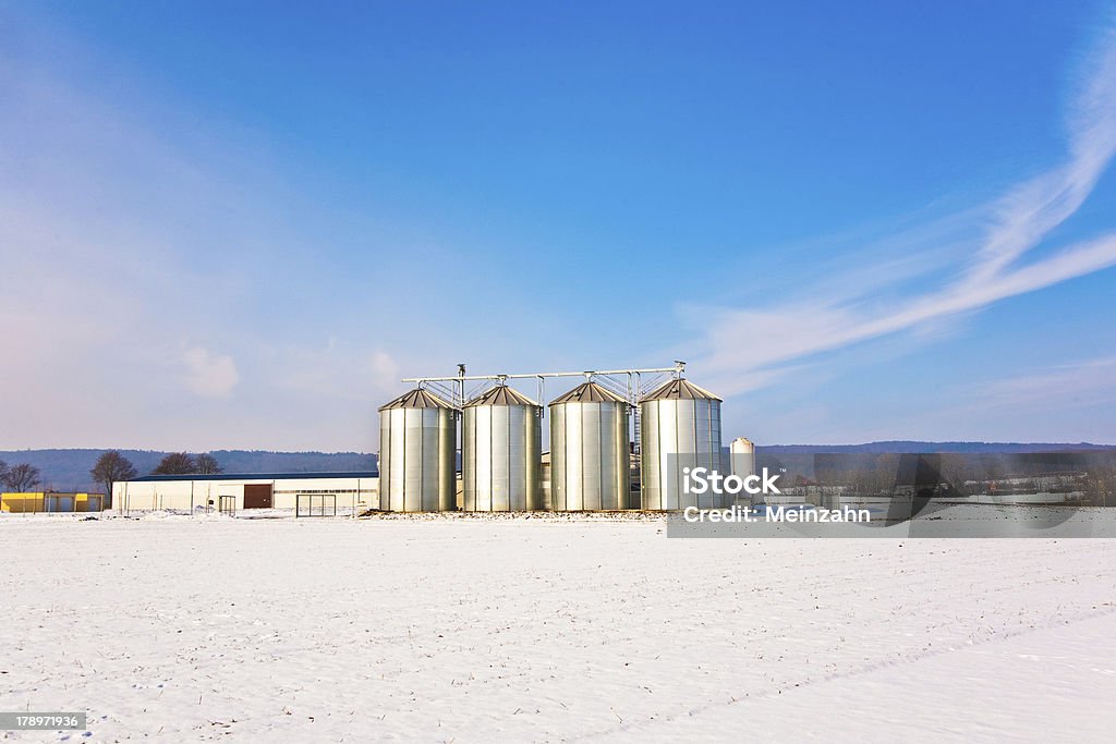 Krajobraz z Silos i Śnieg Biały acre - Zbiór zdjęć royalty-free (Bez ludzi)