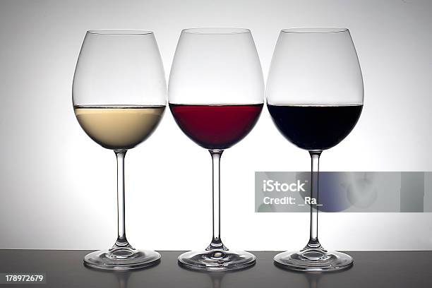 Bicchiere Di Vino - Fotografie stock e altre immagini di Alchol - Alchol, Bar, Bere
