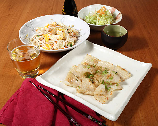메뉴 피쉬와 야채면 - sashimi sushi salad sea 뉴스 사진 이미지