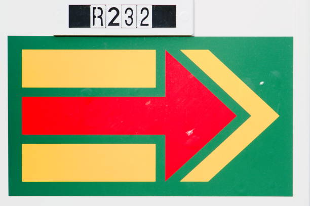 Red arrow shows the direction.