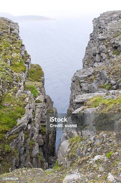 El Famoso Cabo Norte De Noruega Nordcapp Foto de stock y más banco de imágenes de Acantilado - Acantilado, Aire libre, Anochecer