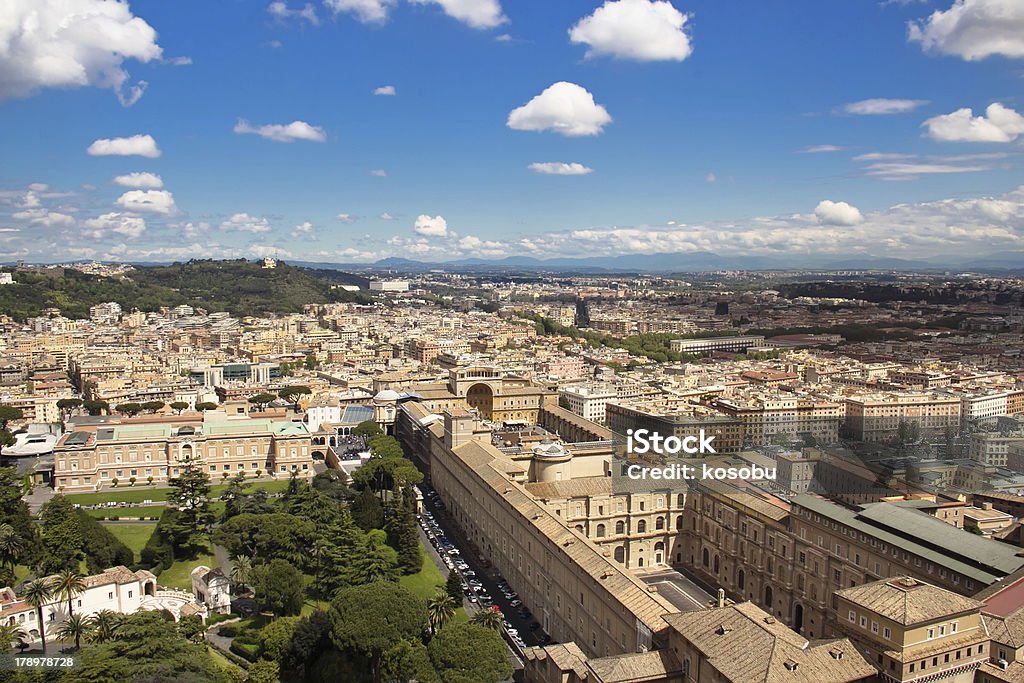 Vista da cidade do topo da Basílica de São Pedro - Foto de stock de Acima royalty-free