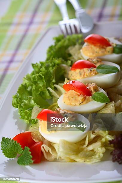 Huevo De Llenado Foto de stock y más banco de imágenes de Alimento - Alimento, Amarillo - Color, Arreglar