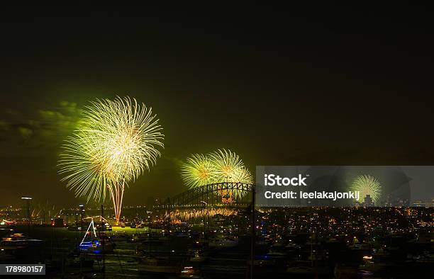 花火が 2013 年シドニーニューイヤーイヴ - シドニーのストックフォトや画像を多数ご用意 - シドニー, 花火, 花火大会