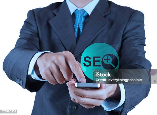 Empresario Mostrando Mano De Búsqueda Del Motor Optimización Seo Foto de stock y más banco de imágenes de Adulación