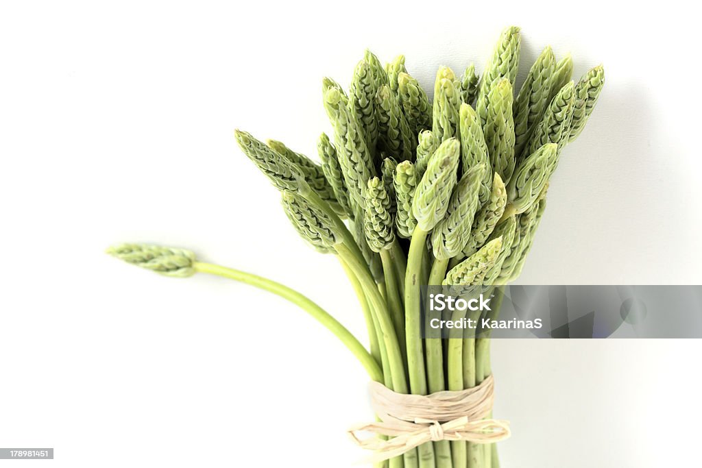 Wild Asparago - Foto stock royalty-free di Alimentazione sana