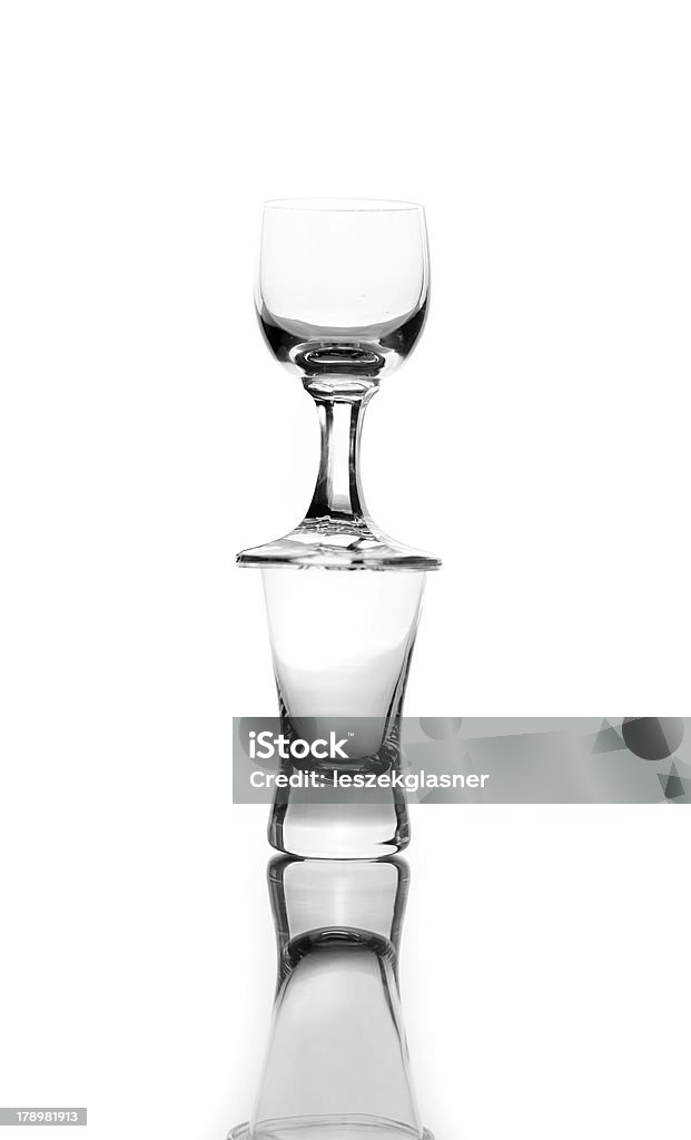 Leere Glas Wodka, Weißer Hintergrund - Lizenzfrei Alkoholisches Getränk Stock-Foto