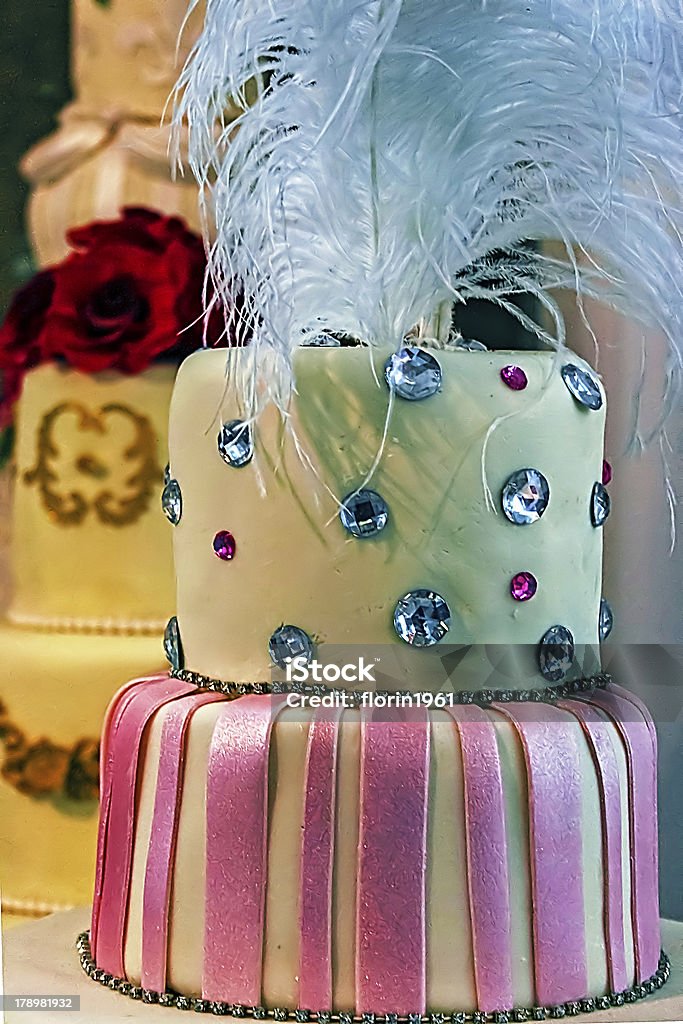 Свадебный торт специально decorated.Detail - Стоковые фото Белый роялти-фри