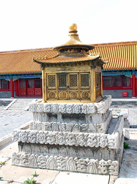 istock acient lamp in Forbidden palace, Beijing China 178983177
