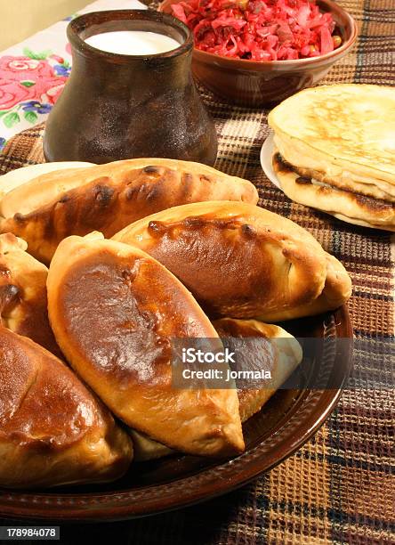 Pie E Panqueca - Fotografias de stock e mais imagens de Assado no Forno - Assado no Forno, Bebida, Comida