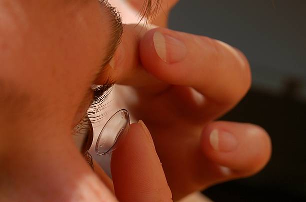 istock Contact lens and eye 178984254