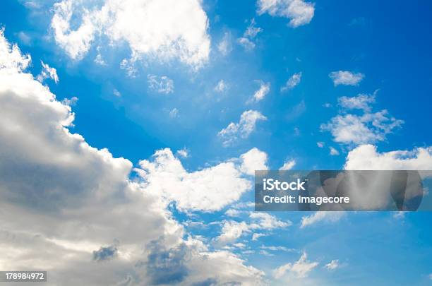 Blauer Himmel Und Wolken 7 Xxl Stockfoto und mehr Bilder von Biegung - Biegung, Bildhintergrund, Blau