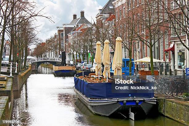 Restaurantes En El Canal De Delft En Temprano En La Mañana Foto de stock y más banco de imágenes de Actividades recreativas