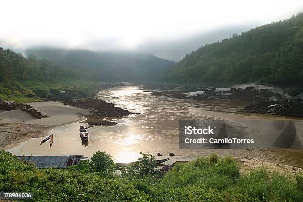 Photo libre de droit de Lever Du Soleil De Pak Beng banque d'images et plus d'images libres de droit de Asie - Asie, Asie du Sud-Est, Brouillard