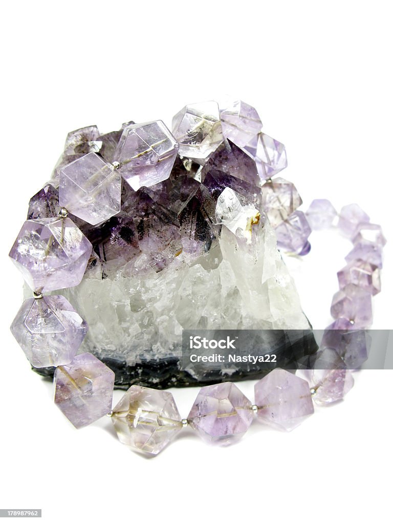 amethyst Géode geologischen Kristalle und jewelery Perlen - Lizenzfrei Abstrakt Stock-Foto