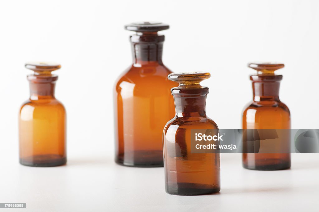 Kleine chemical Glas-Flaschen - Lizenzfrei Alt Stock-Foto