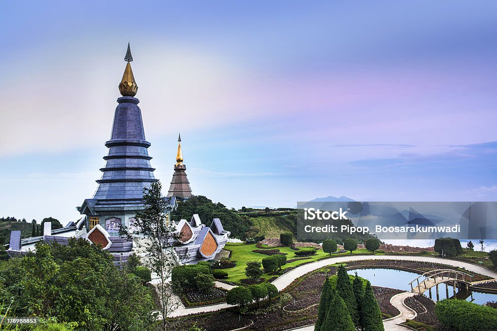 Doi Inthanon, Chiang Mai, najwyższy szczyt w Tajlandii. - Zbiór zdjęć royalty-free (Architektura)