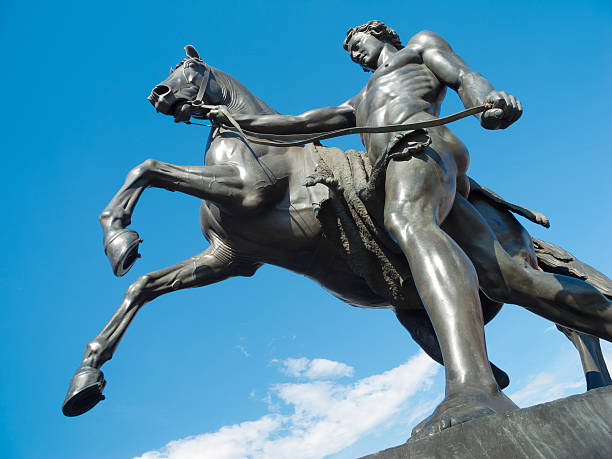 istock Saint-Petersburg sculpture 178989038
