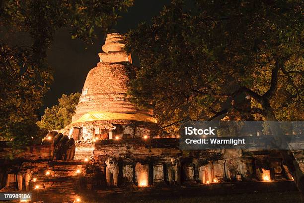 Foto de Templo Antigo Em Ayutthaya Tailândia e mais fotos de stock de Arquitetura - Arquitetura, Ayuthaya, Buda