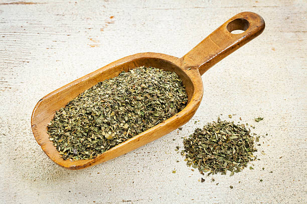 istock scoop of peppermint tea 178989208