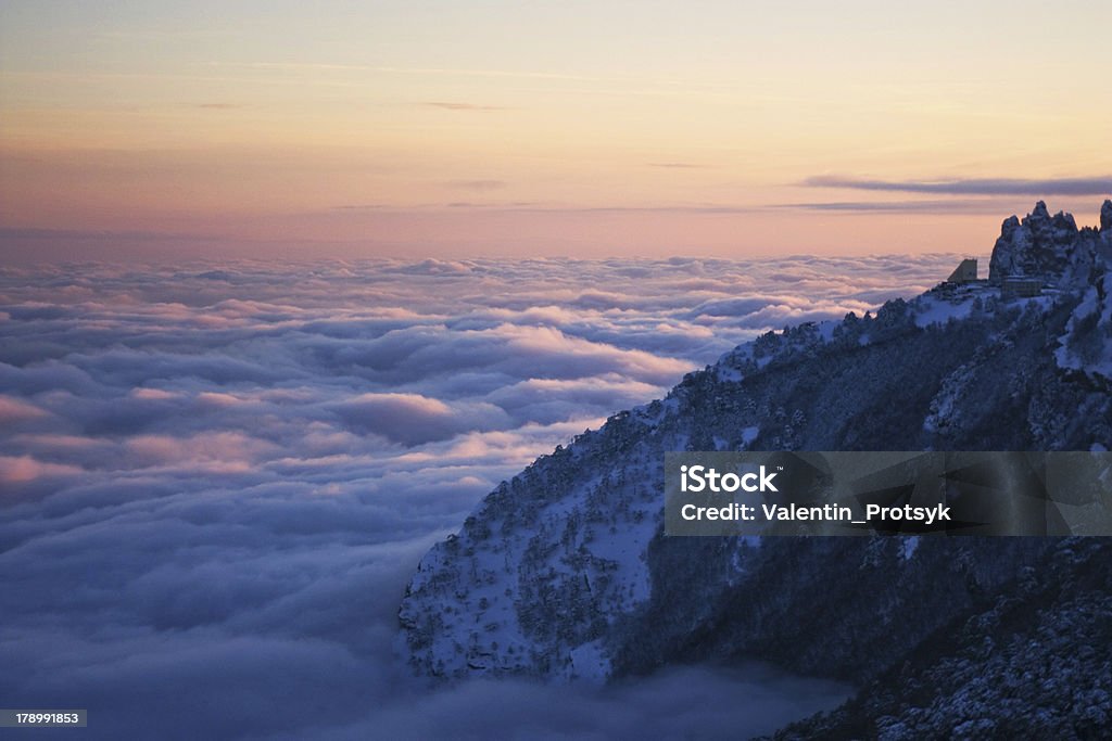 Nebbia in montagna - Foto stock royalty-free di Ai-Petri Mountain