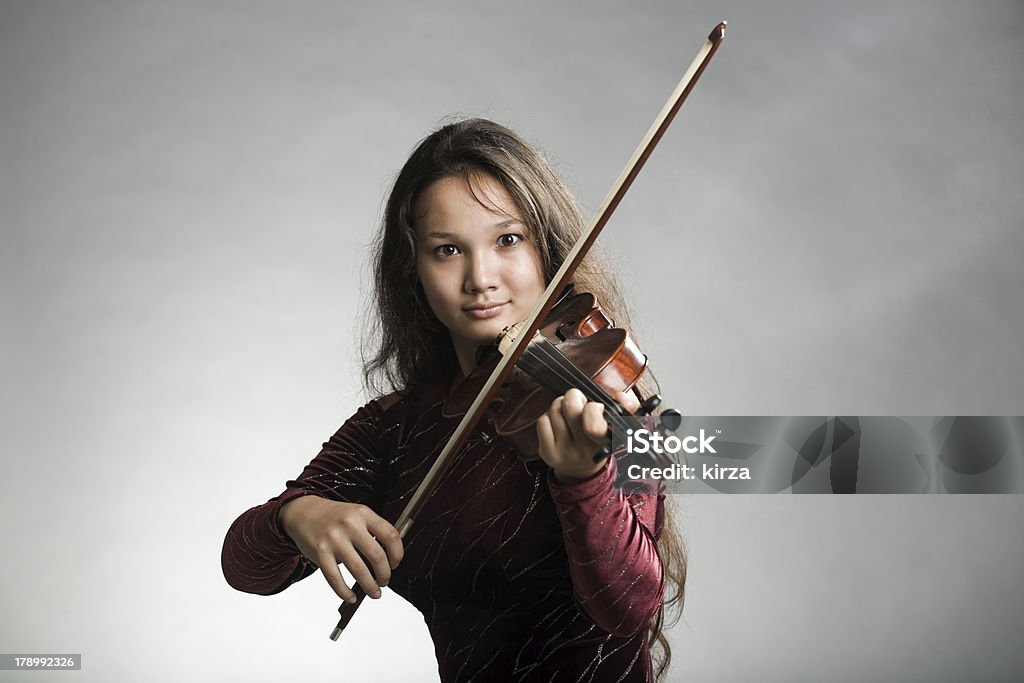 Mädchen mit Geige - Lizenzfrei Geige Stock-Foto