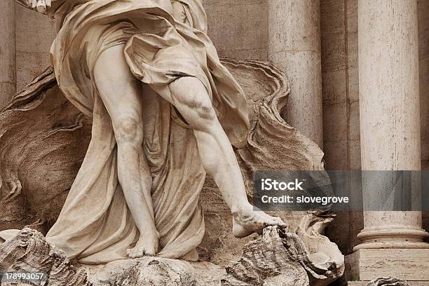 Fontana Di Trevi Roma - Fotografie stock e altre immagini di Acqua - Acqua, Capitali internazionali, Composizione orizzontale