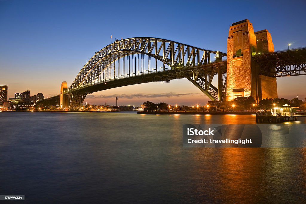 Sydney Harbour Bridge na Zmierzch - Zbiór zdjęć royalty-free (Australia)