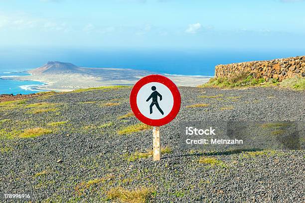 Tresspassing Proibido Para Pessoas - Fotografias de stock e mais imagens de Adulto - Adulto, Ao Ar Livre, Autoridade