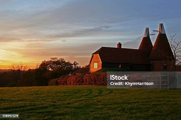 Oast House - Fotografias de stock e mais imagens de Wadhurst - Wadhurst, East Sussex, Forno de Secagem