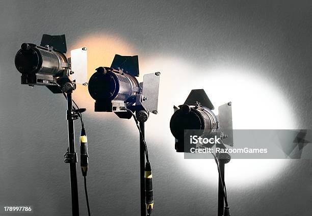 Equipamento De Iluminação - Fotografias de stock e mais imagens de Abstrato - Abstrato, Arte, Arte, Cultura e Espetáculo