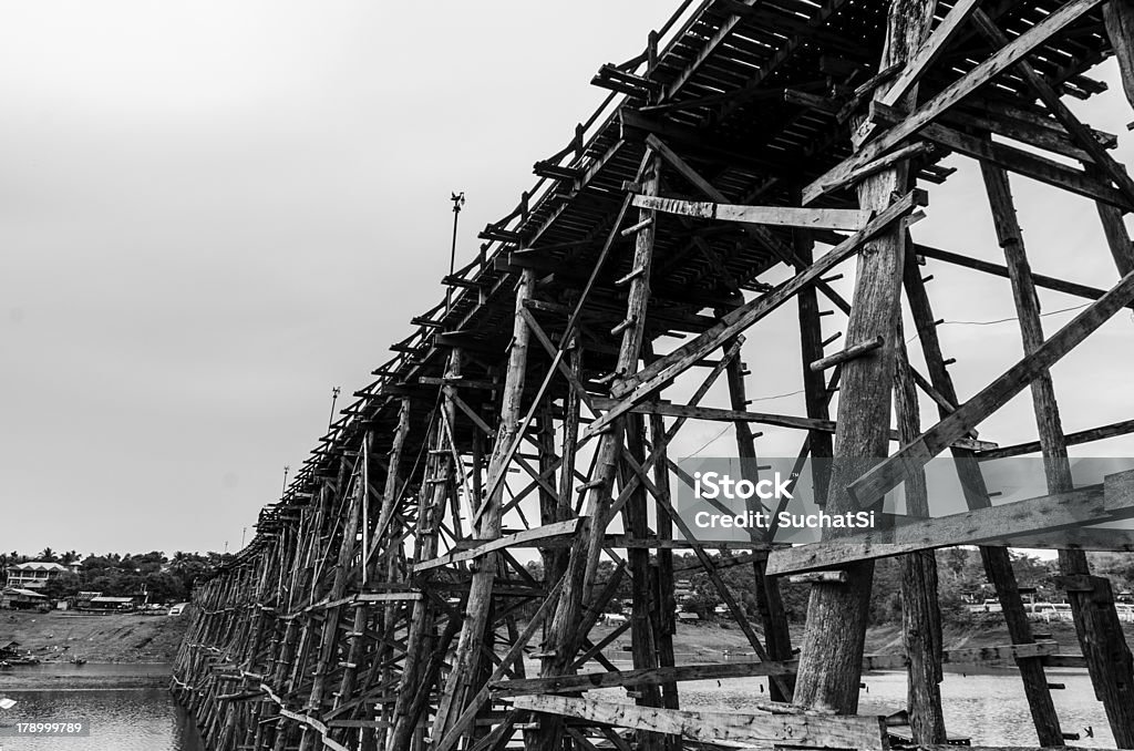Ponte di legno - Foto stock royalty-free di Industria edile