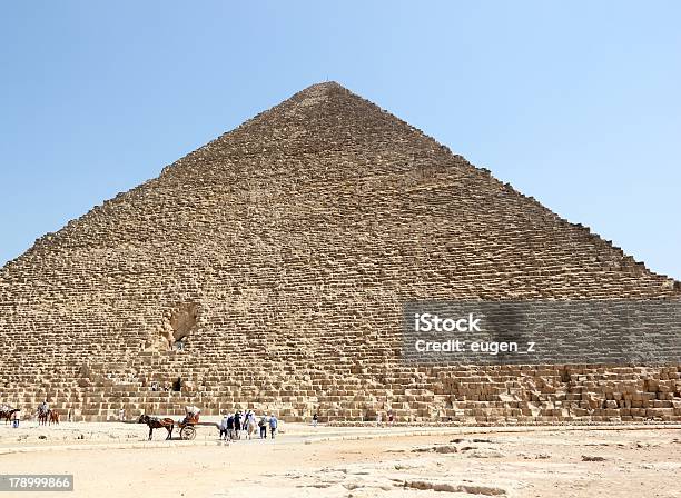 Photo libre de droit de La Grande Pyramide De Gizeh Le Caire banque d'images et plus d'images libres de droit de Afrique - Afrique, Antique, Antiquités