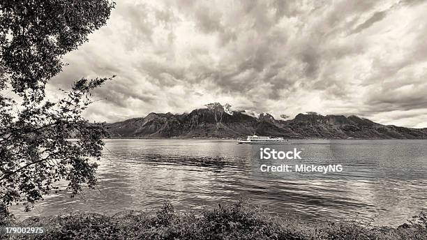 Ufer Des Genfer See Mit Dampfboot Montreux Stockfoto und mehr Bilder von Alpen - Alpen, Dampfschiff, Fotografie