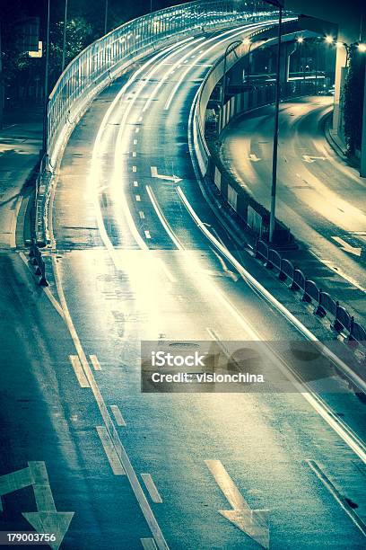 Foto de Tráfego Ocupado Noite e mais fotos de stock de Arquitetura - Arquitetura, Autoestrada, Carro