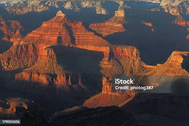 Bellissimo Grand Canyon In Arizona Stati Uniti - Fotografie stock e altre immagini di Ambientazione esterna - Ambientazione esterna, America del Nord, Arizona