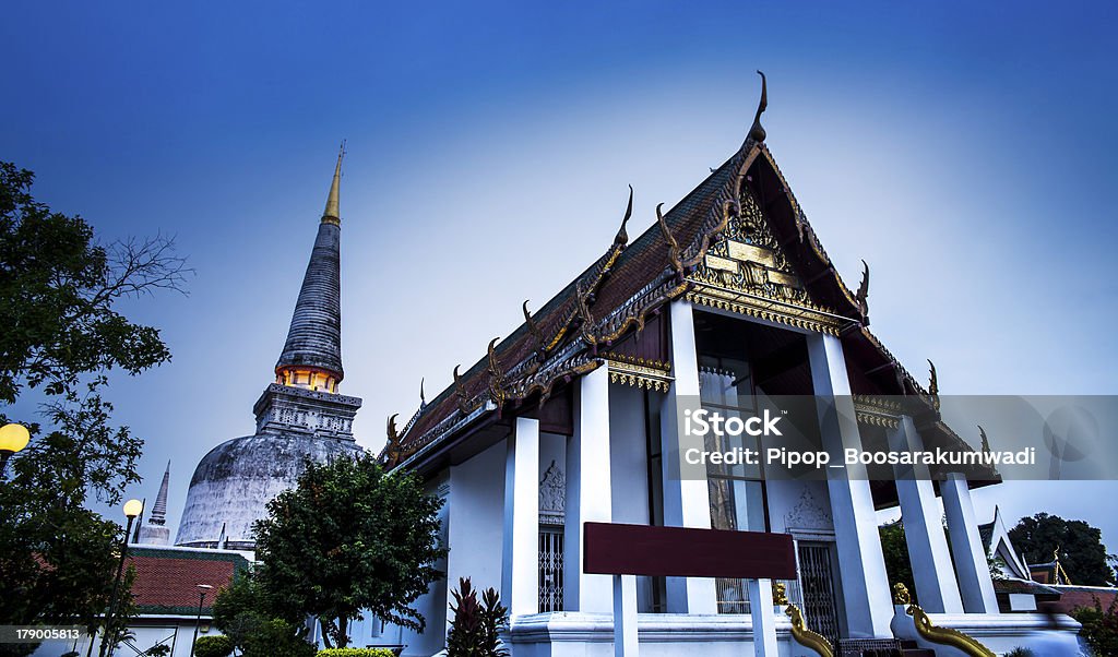 Tempio di Wat Phra Mahathat-Ayuthaya-Tailandia (), Nakhon Si Thammarat, Tailandia. - Foto stock royalty-free di Adulazione